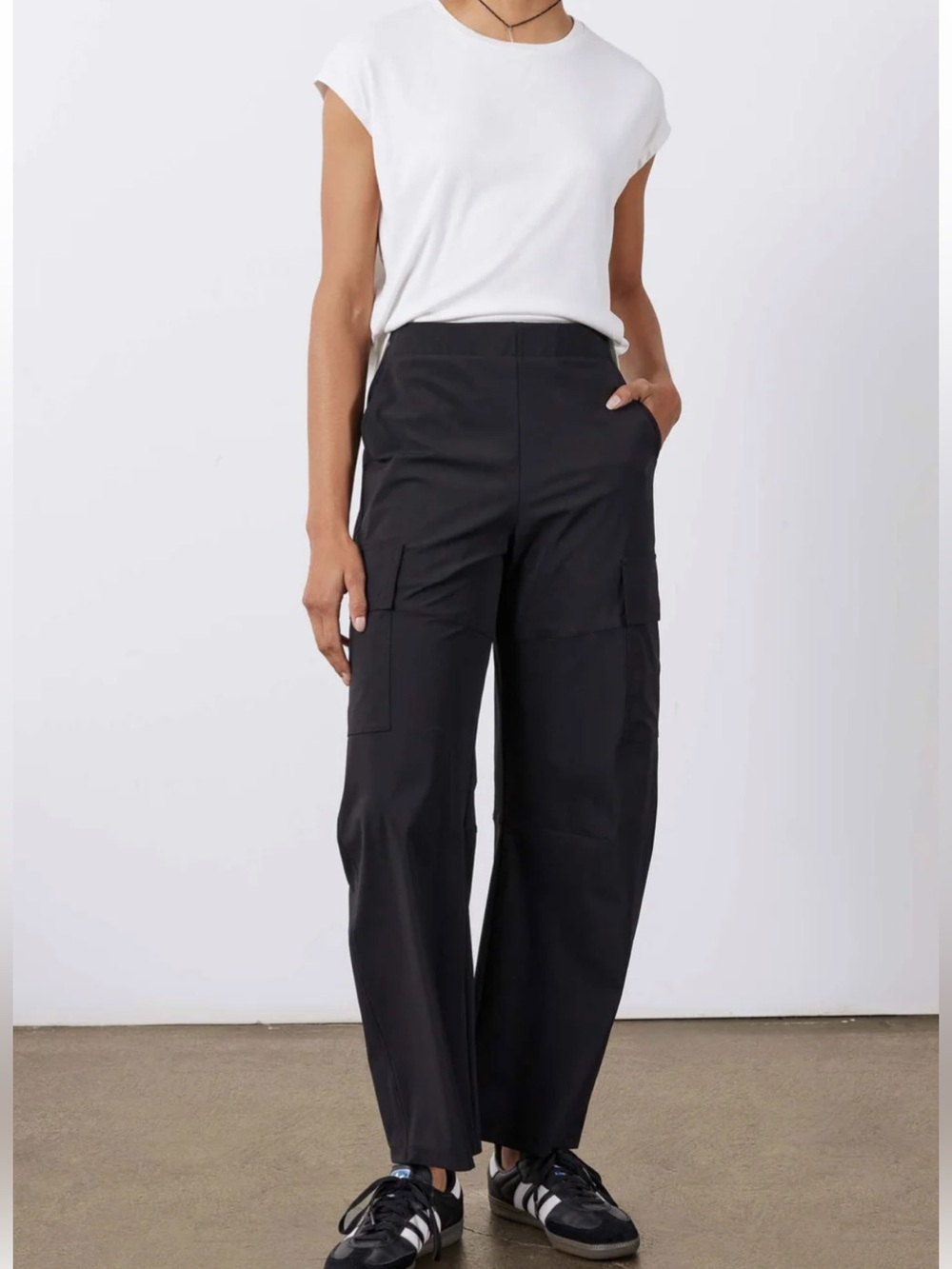 Ruti Black New Age Utility Wide-Leg Cargo Pants size 2